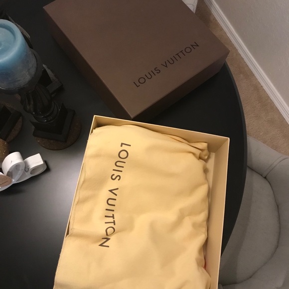 Louis Vuitton ~ Tivoli - Picture 3 of 13